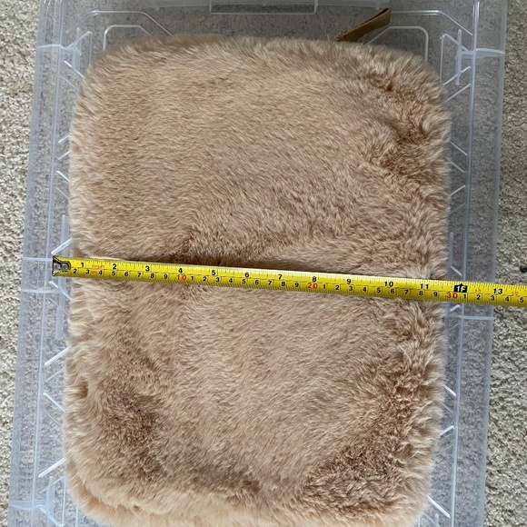 H&M Faux Fur Zippered Laptop iPad Sleeve Holder - Picture 8 of 11